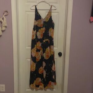 Women’s summer dress. Size large